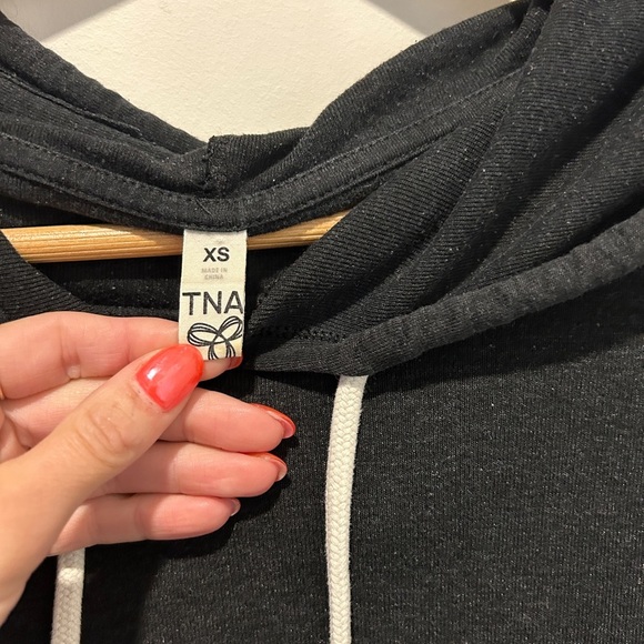 ARITZIA TNA GREY L/S Hoody Shirt ✨ size XS - Picture 2 of 5